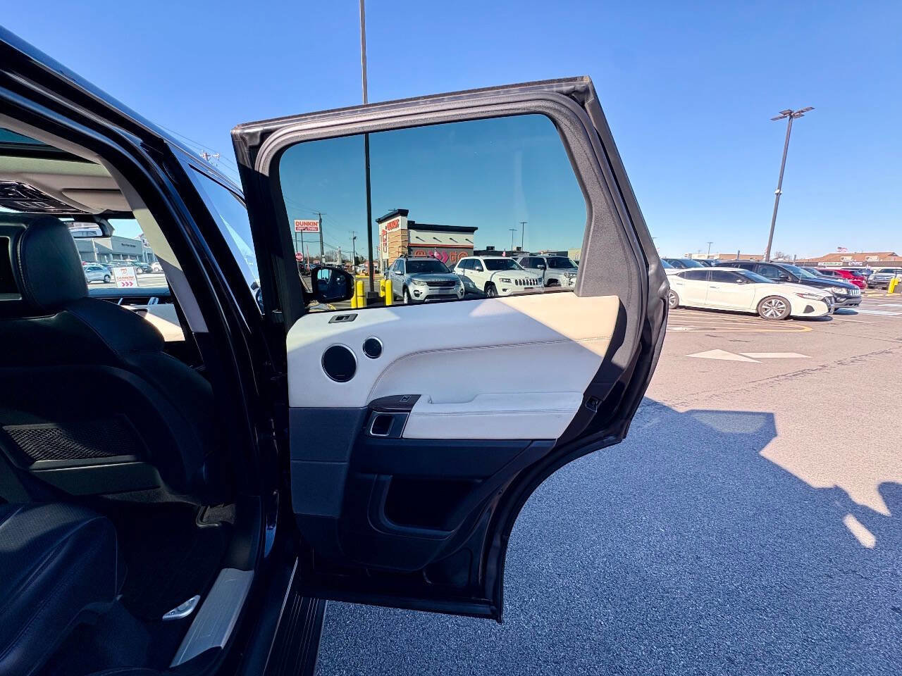 Used 2014 Land Rover Range Rover Sport HSE image 34