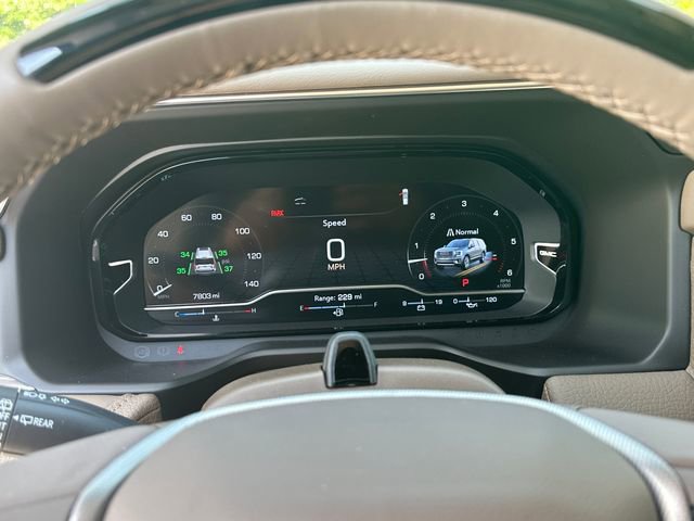 Used 2024 GMC Yukon Denali w/ Denali Reserve Package RWD image 32