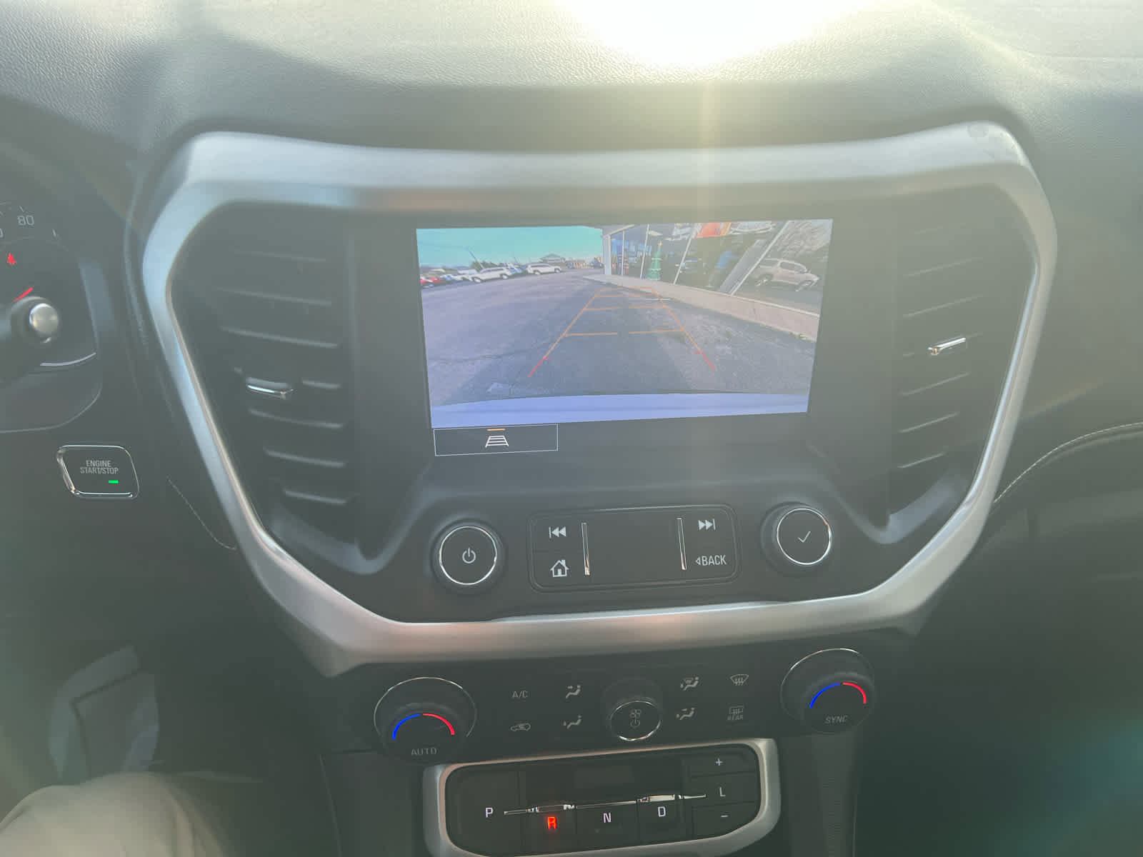 Used 2023 GMC Acadia SLT image 26