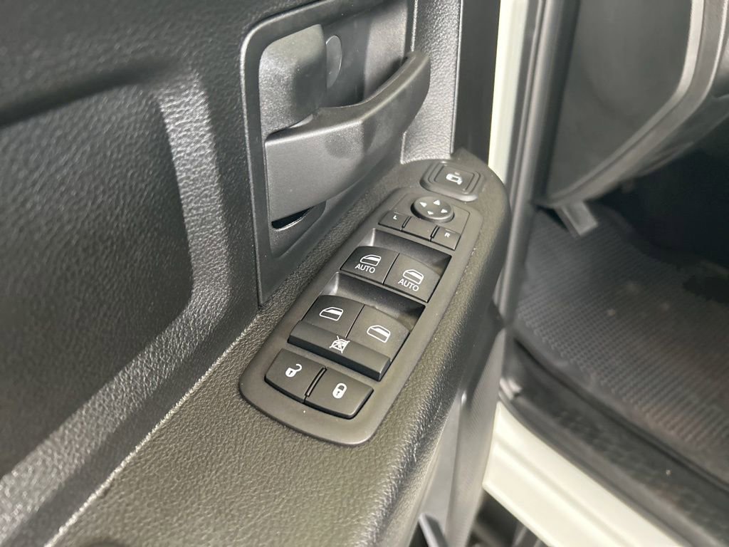 Used 2024 RAM 3500 Tradesman w/ Chrome Appearance Group image 39