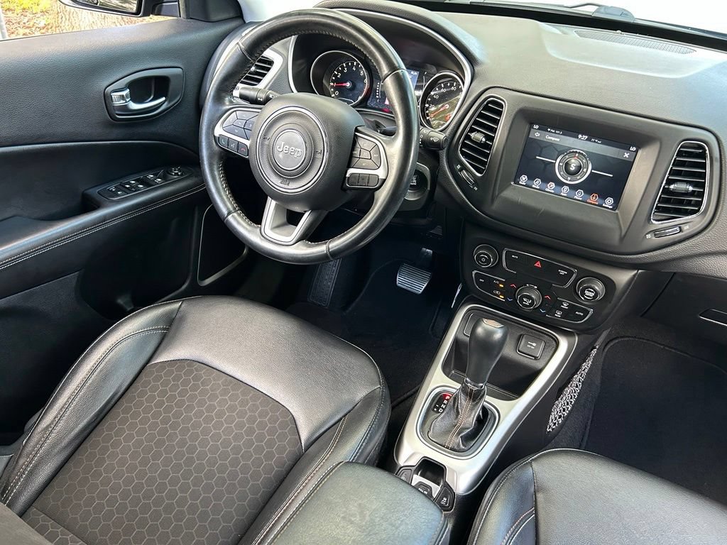 Certified 2020 Jeep Compass Latitude FWD image 10
