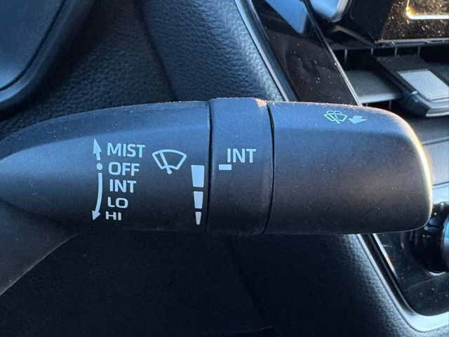 Used 2021 Toyota Corolla LE w/ Carpet Mat Package (TMS) image 27