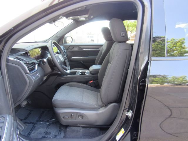 Used 2025 GMC Acadia Elevation image 14