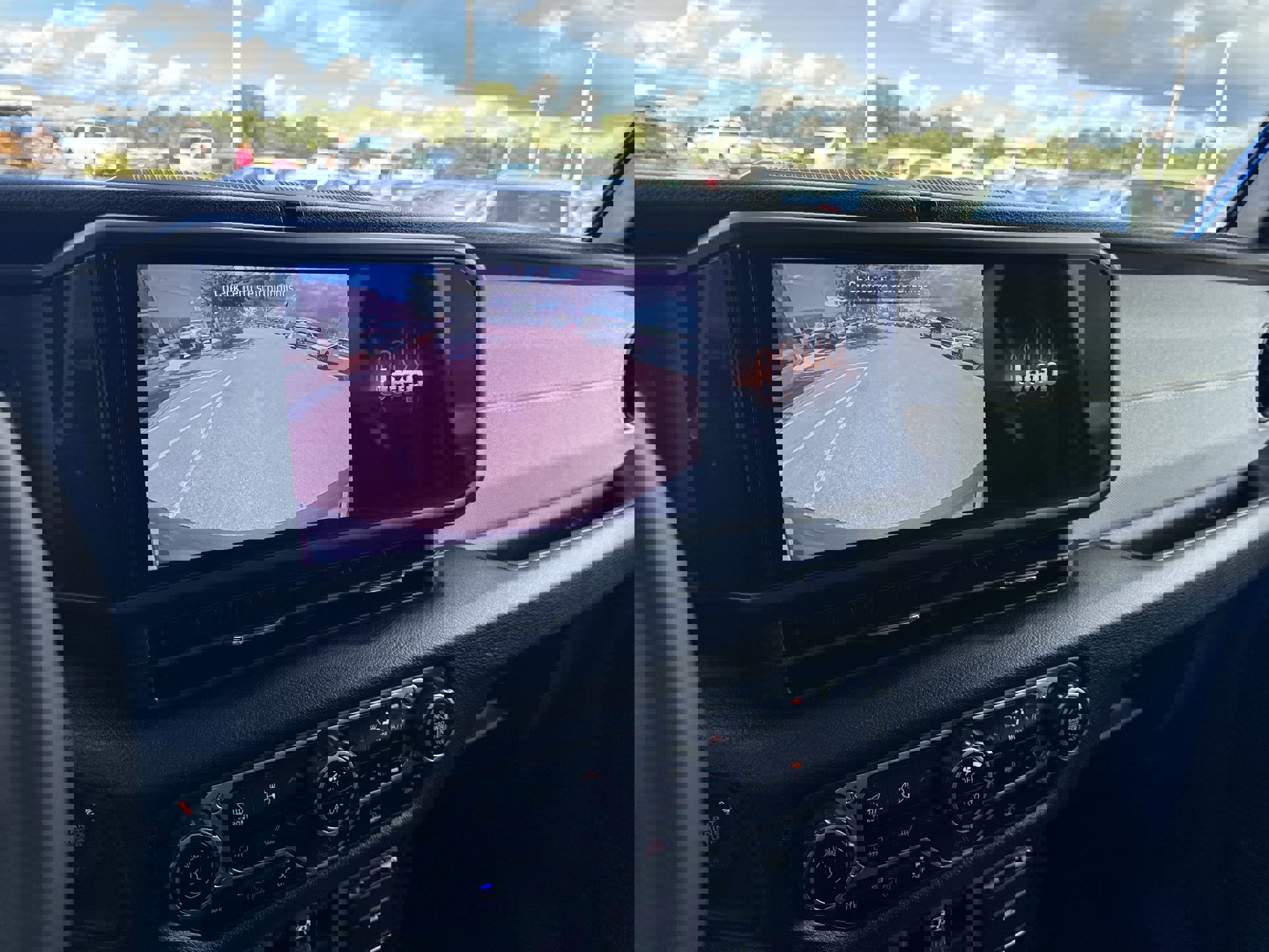 Used 2024 Jeep Wrangler Unlimited w/ Convenience Group image 14