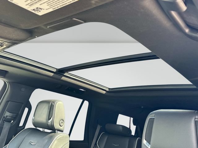 Used 2023 Cadillac Escalade Premium Luxury AWD/4WD image 15