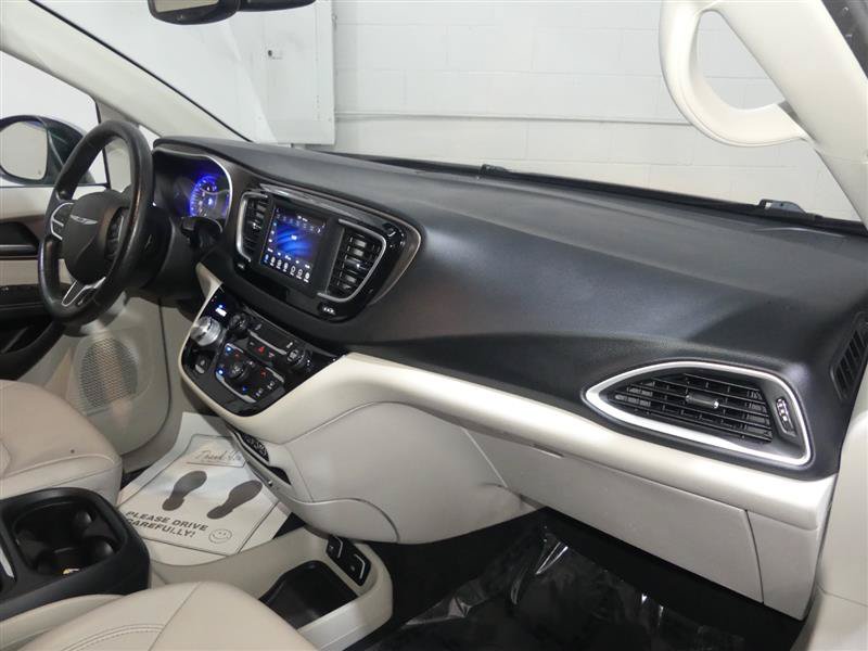 Used 2021 Chrysler Voyager Lxi FWD image 23