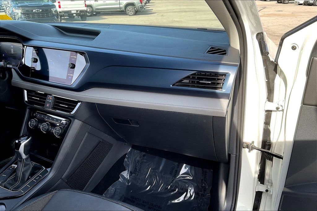 Used 2024 Volkswagen Taos SE image 16