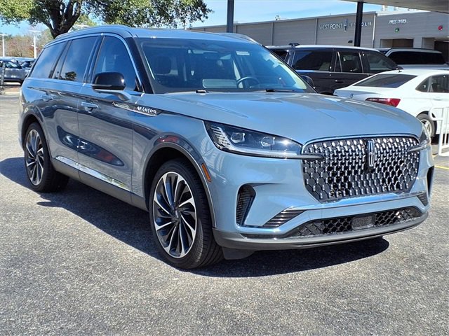 New 2025 Lincoln Aviator Reserve w/ Luxury Package image 3