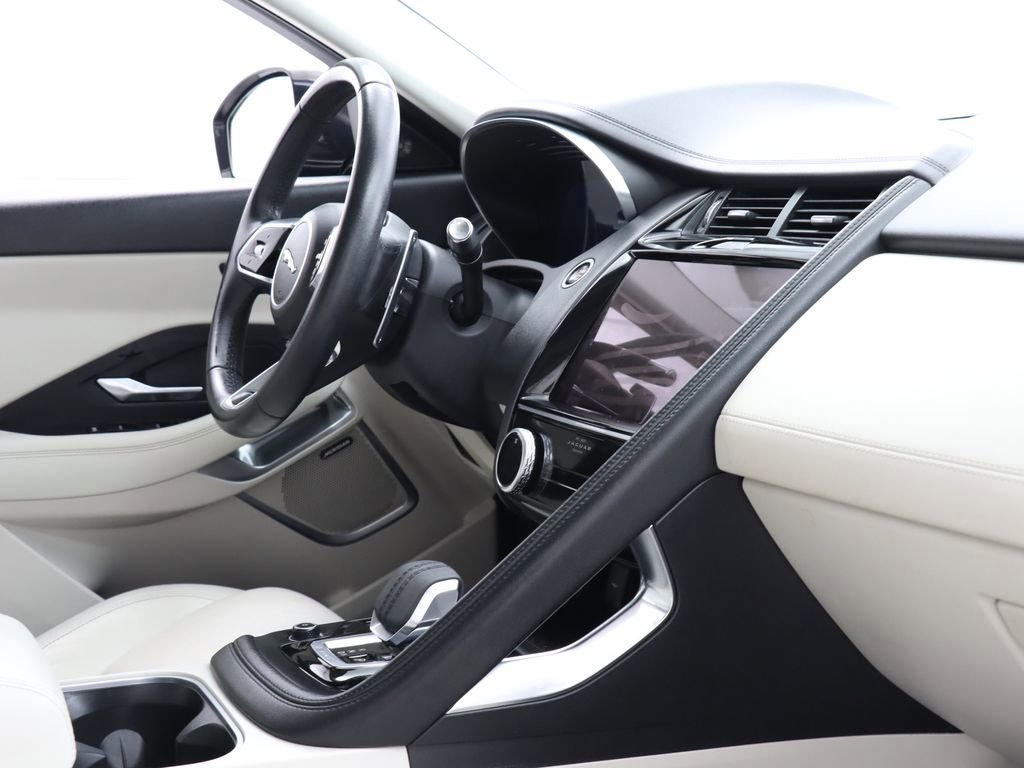 Used 2022 Jaguar E-PACE SE image 36