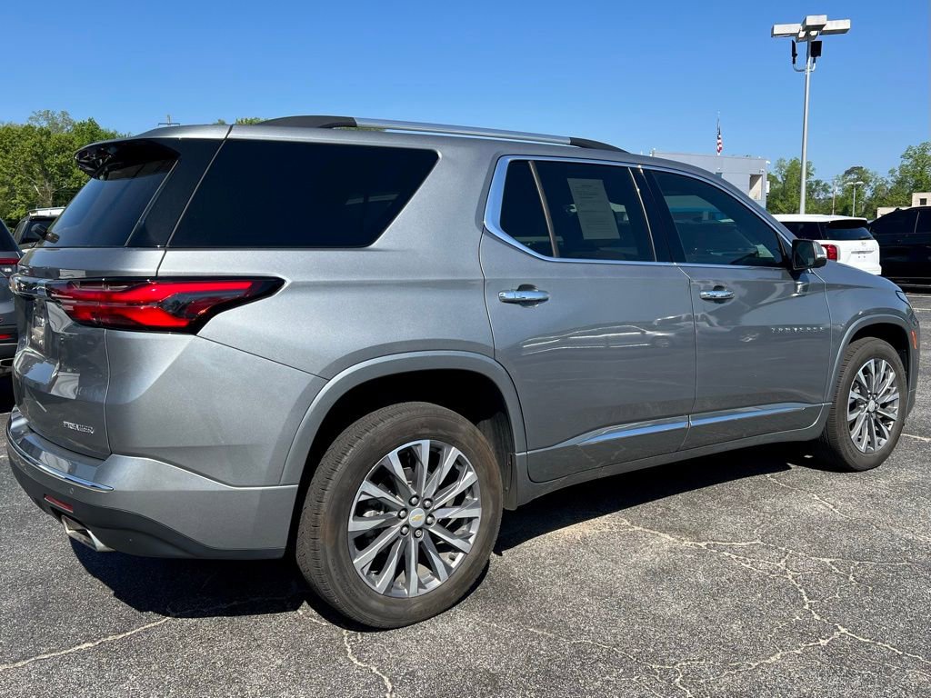 Used 2023 Chevrolet Traverse Premier w/ LPO, Floor Liner Package FWD image 3