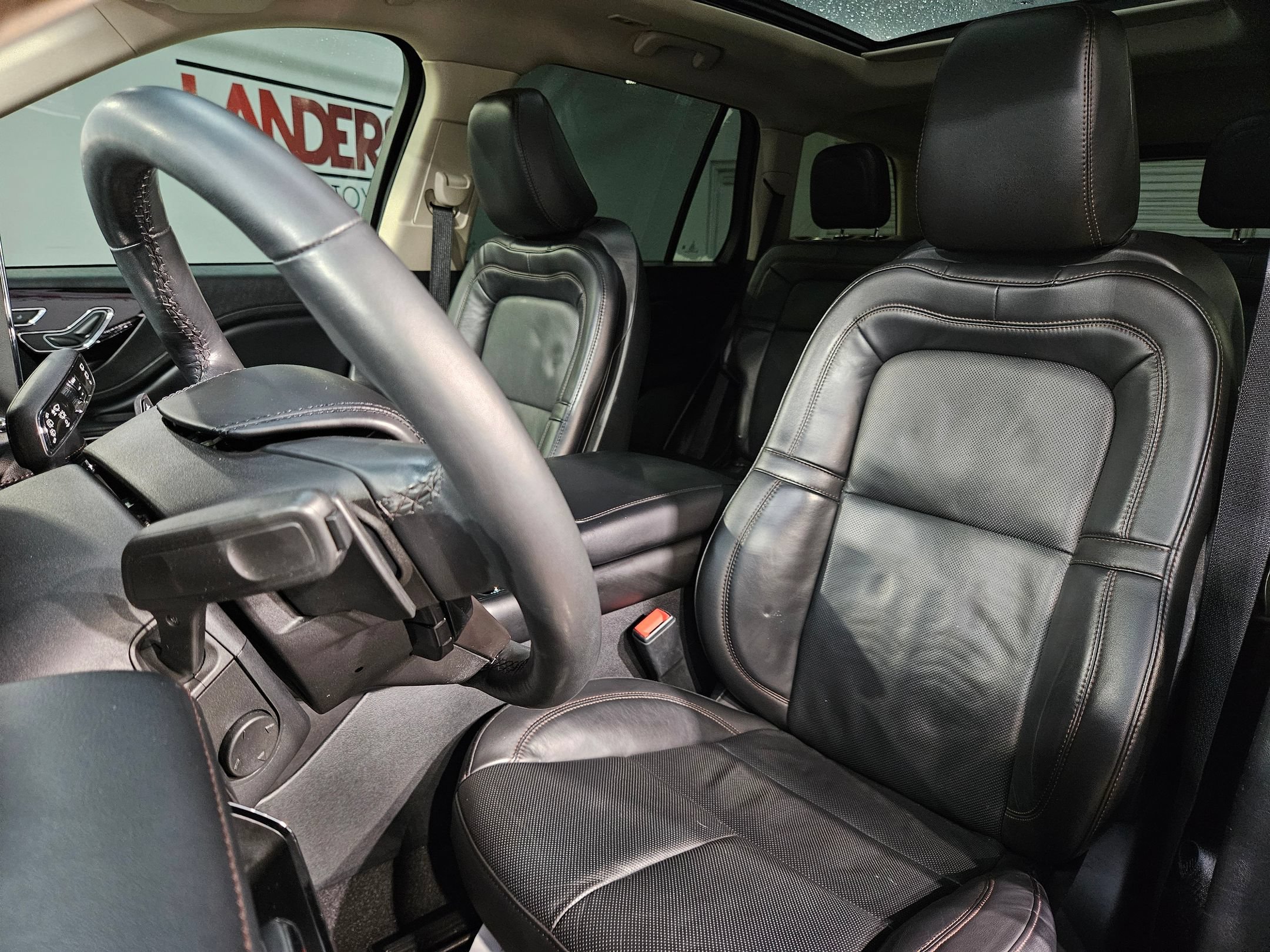 Used 2022 Lincoln Aviator Grand Touring w/ Elements Package Plus AWD/4WD image 24