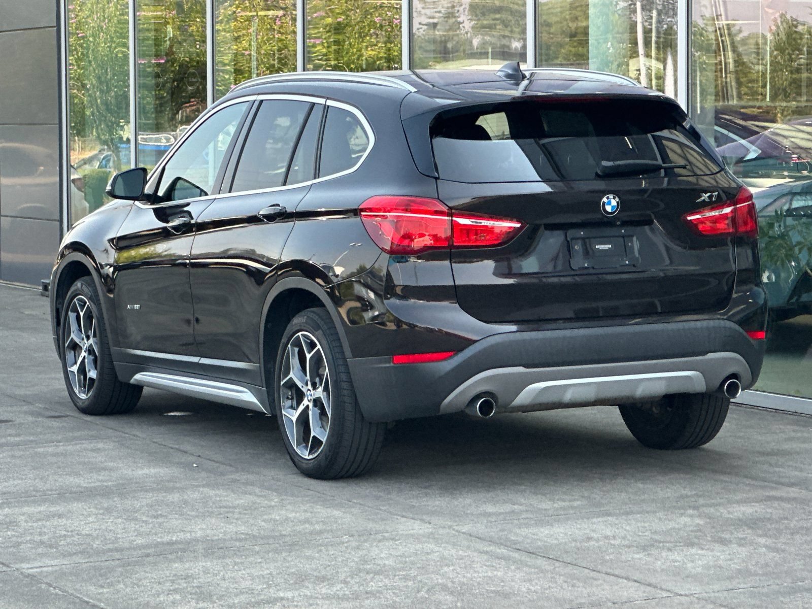 Used 2018 BMW X1 xDrive28i AWD/4WD image 5