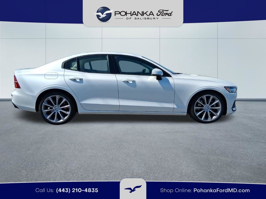Used 2020 Volvo S60 T5 Momentum w/ Premium Package image 4