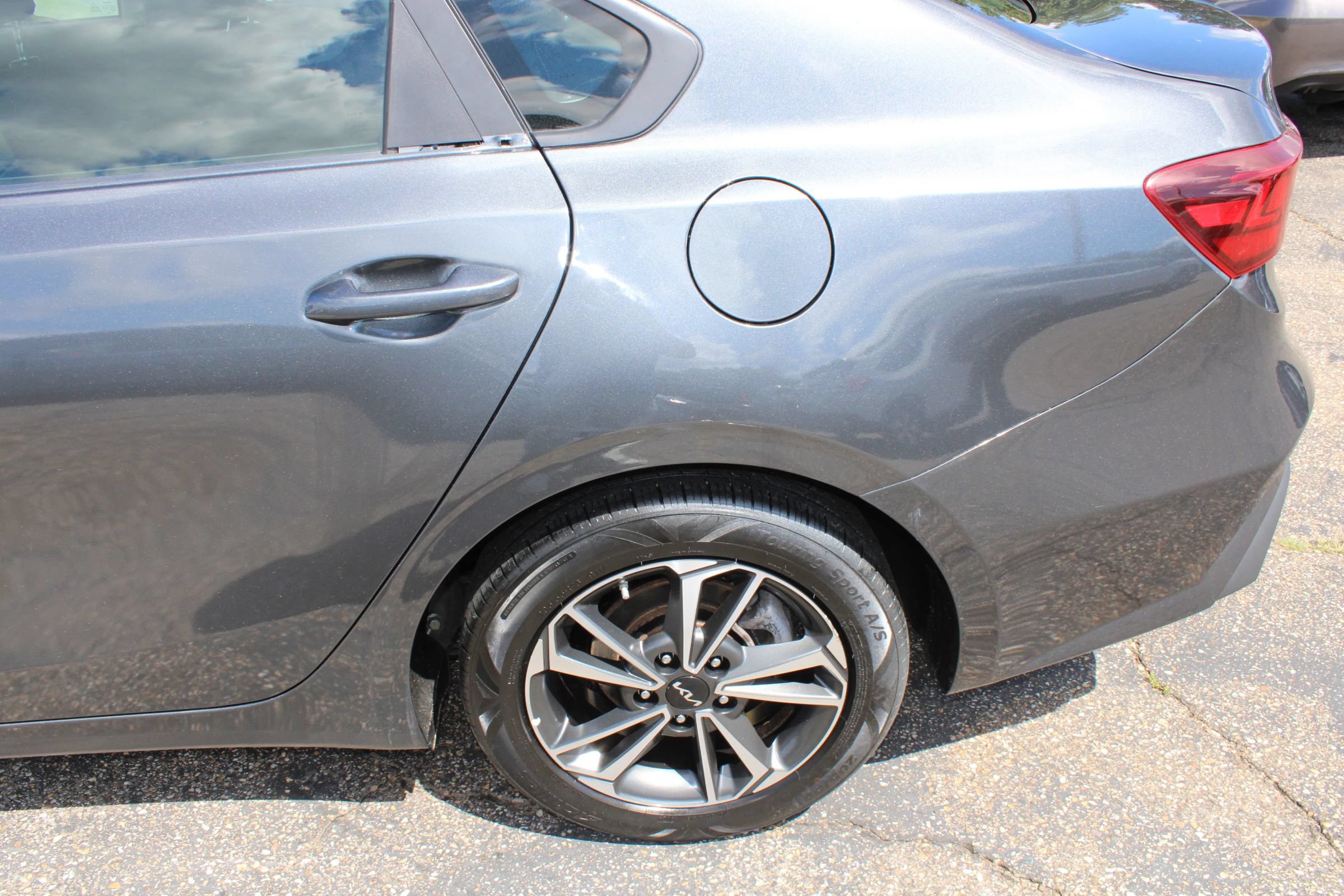 Used 2024 Kia Forte LXS FWD image 27