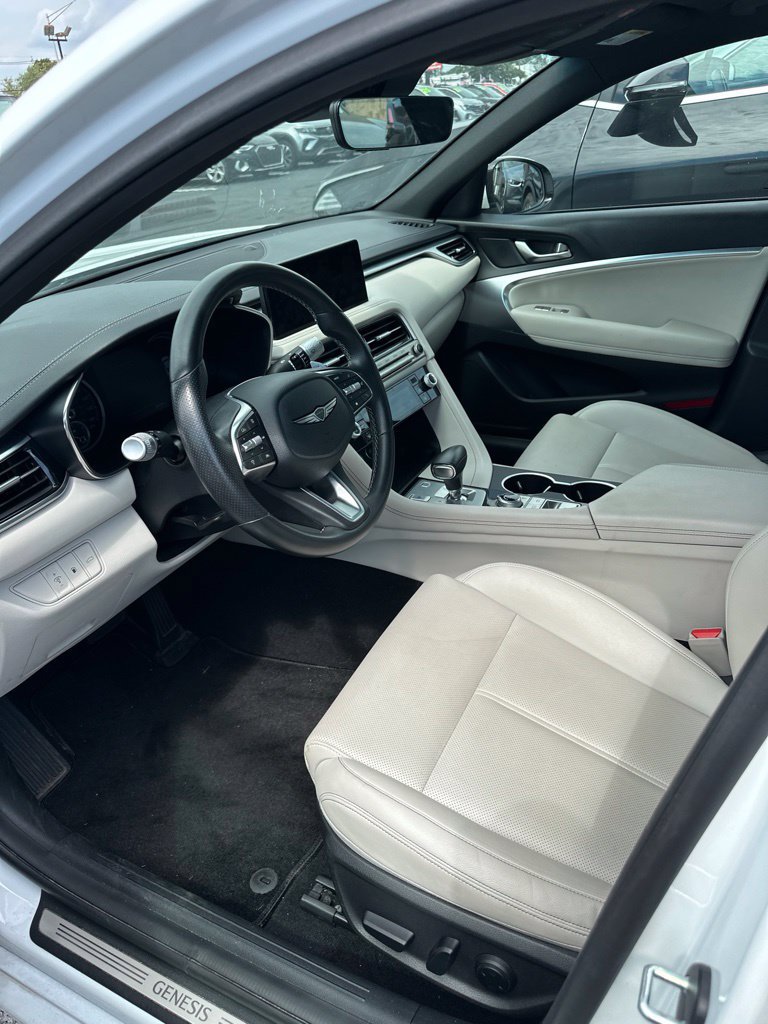 Used 2025 Genesis G70 2.5T RWD image 7