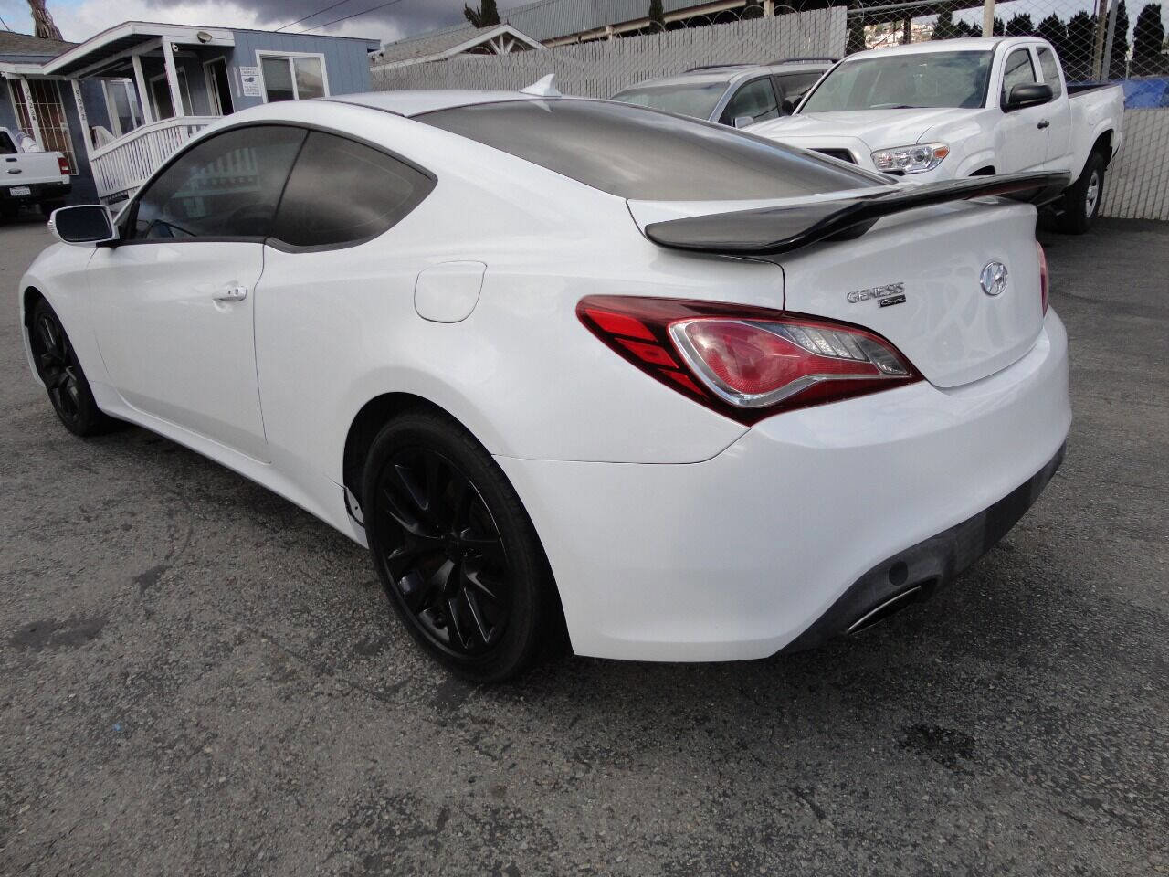 Used 2016 Hyundai Genesis 3.8 image 5