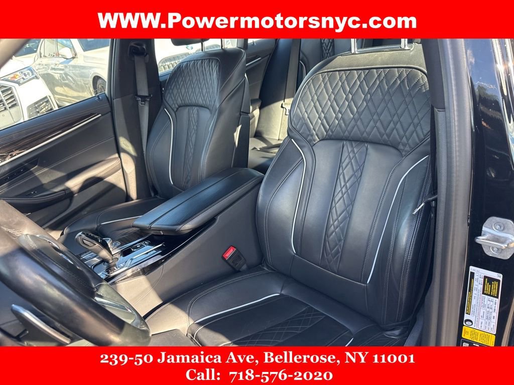 Used 2022 BMW M550i xDrive M550i xDrive w/ Executive Package image 32