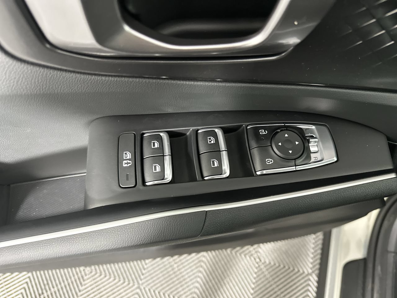 New 2026 Kia Sorento S FWD image 3