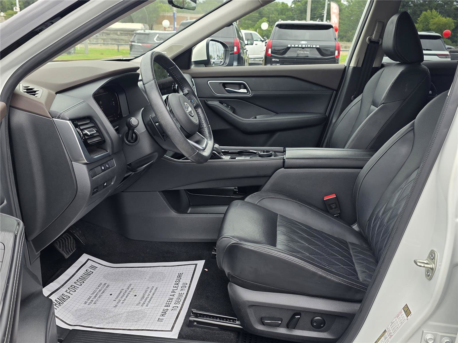 Used 2023 Nissan Rogue Platinum w/ Platinum Premium Package AWD/4WD image 21