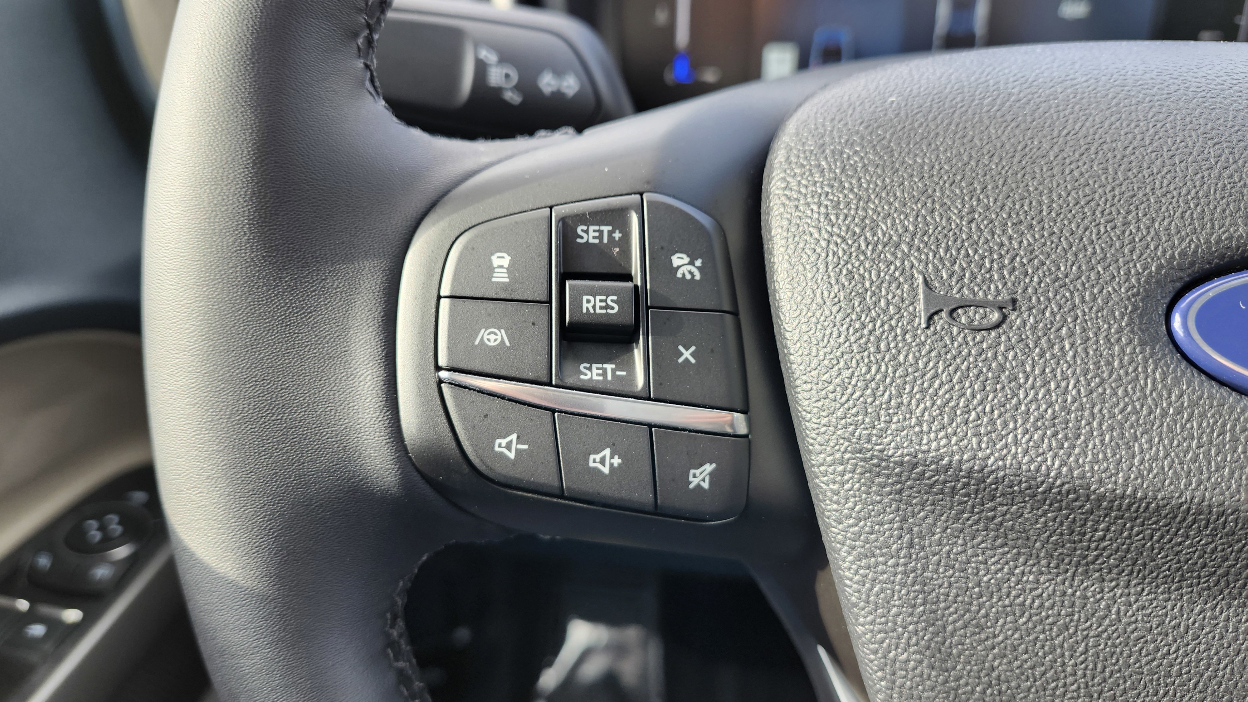 Used 2025 Ford Maverick Lariat w/ 4K Tow Package image 33