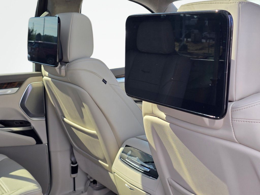 New 2026 Cadillac Escalade Platinum Luxury w/ LPO, Floor Liner Package AWD/4WD image 25