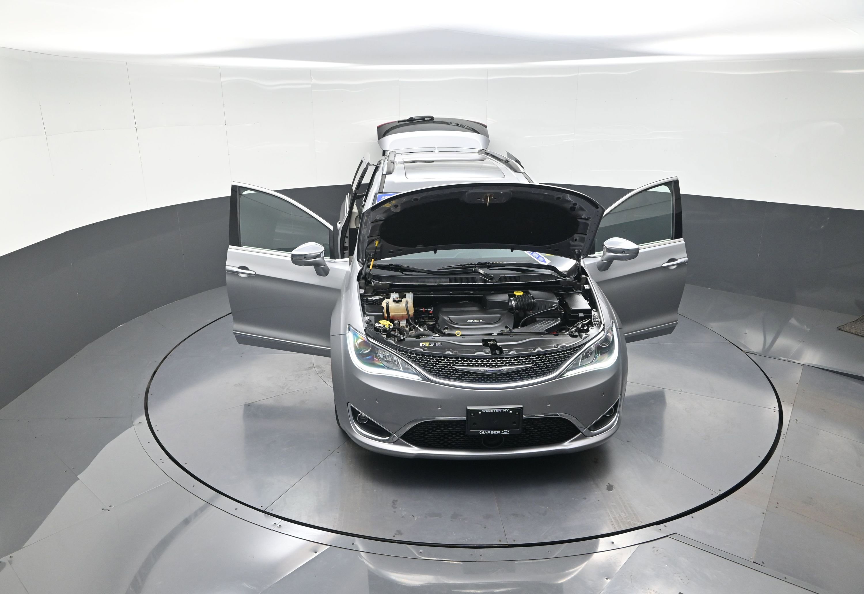 Used 2017 Chrysler Pacifica Limited w/ UConnect Theater Package image 12