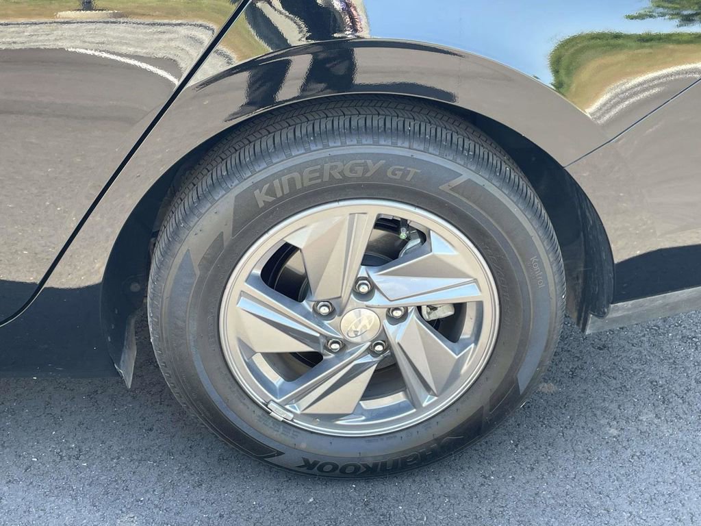 Certified 2024 Hyundai Elantra SE FWD image 25
