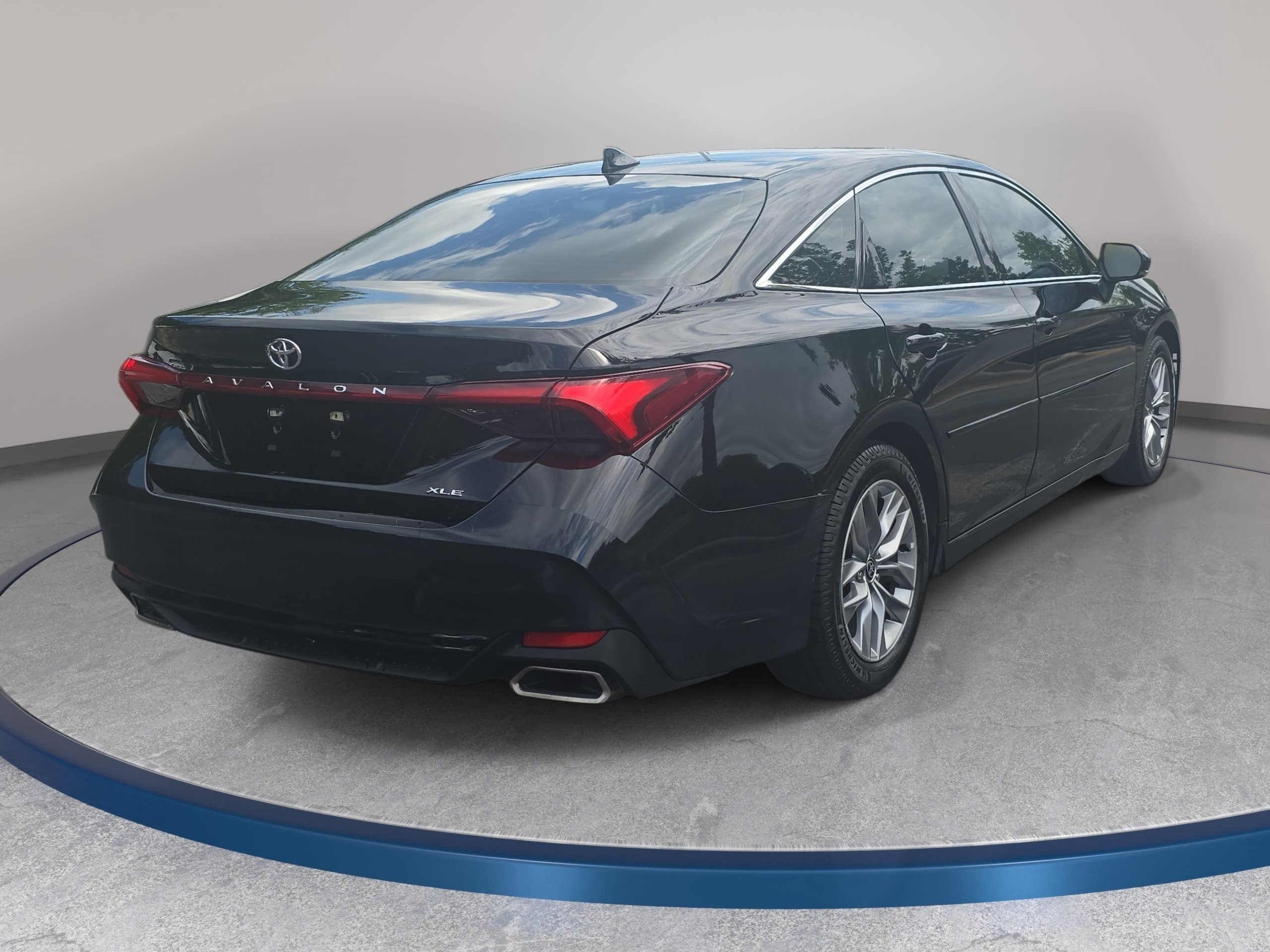 Used 2022 Toyota Avalon XLE w/ Moonroof Package FWD image 5