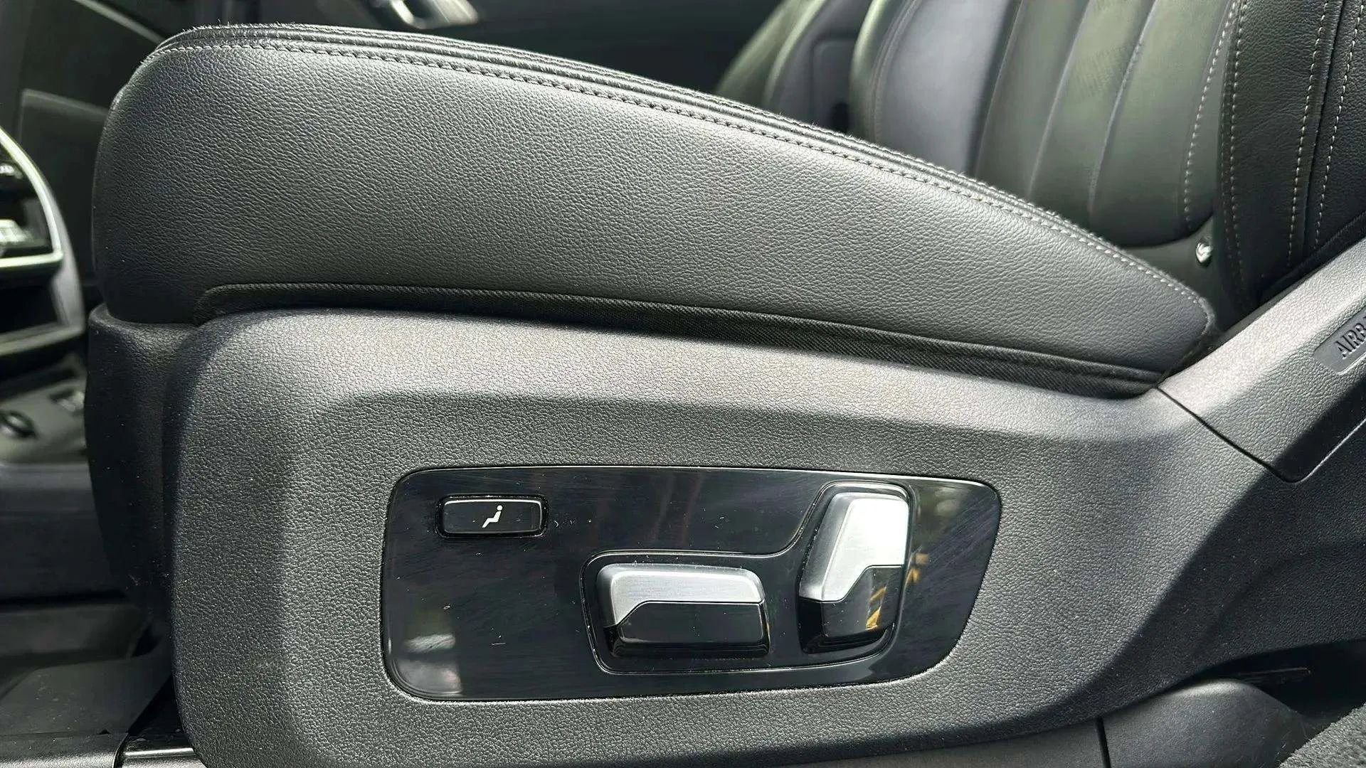 Used 2020 BMW X7 xDrive40i w/ M Sport Package image 14