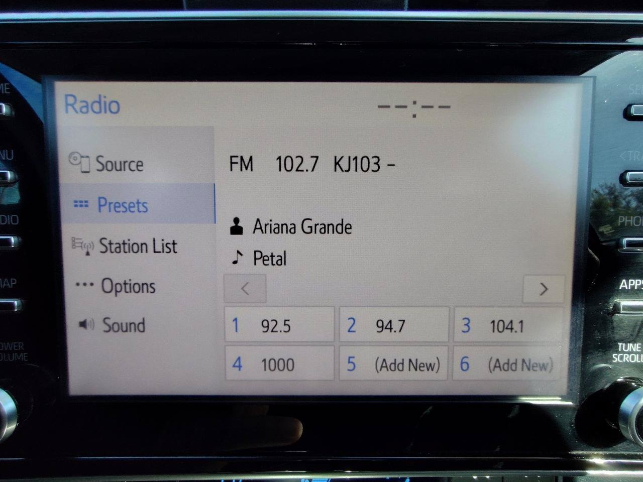 Used 2017 Toyota Corolla SE FWD image 24