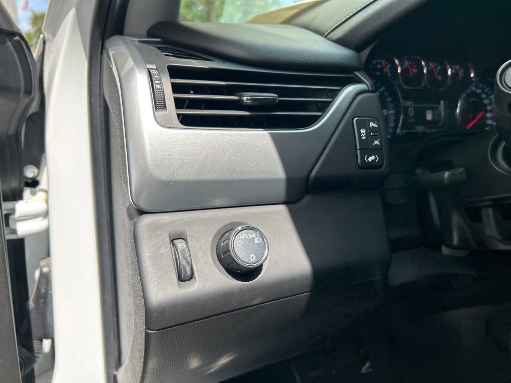 Used 2019 Chevrolet Suburban LT RWD image 46