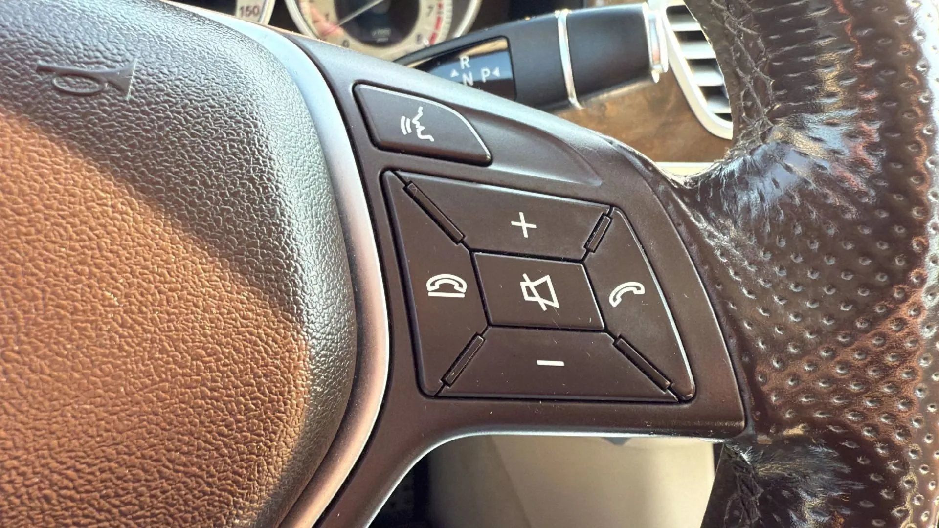 Used 2016 Mercedes-Benz E 350 4MATIC Sedan image 11