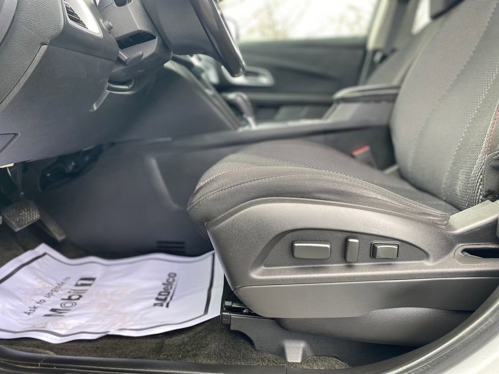 Used 2017 Chevrolet Equinox LT w/ Convenience Package image 21