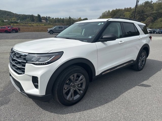 New 2025 Ford Explorer Active image 10