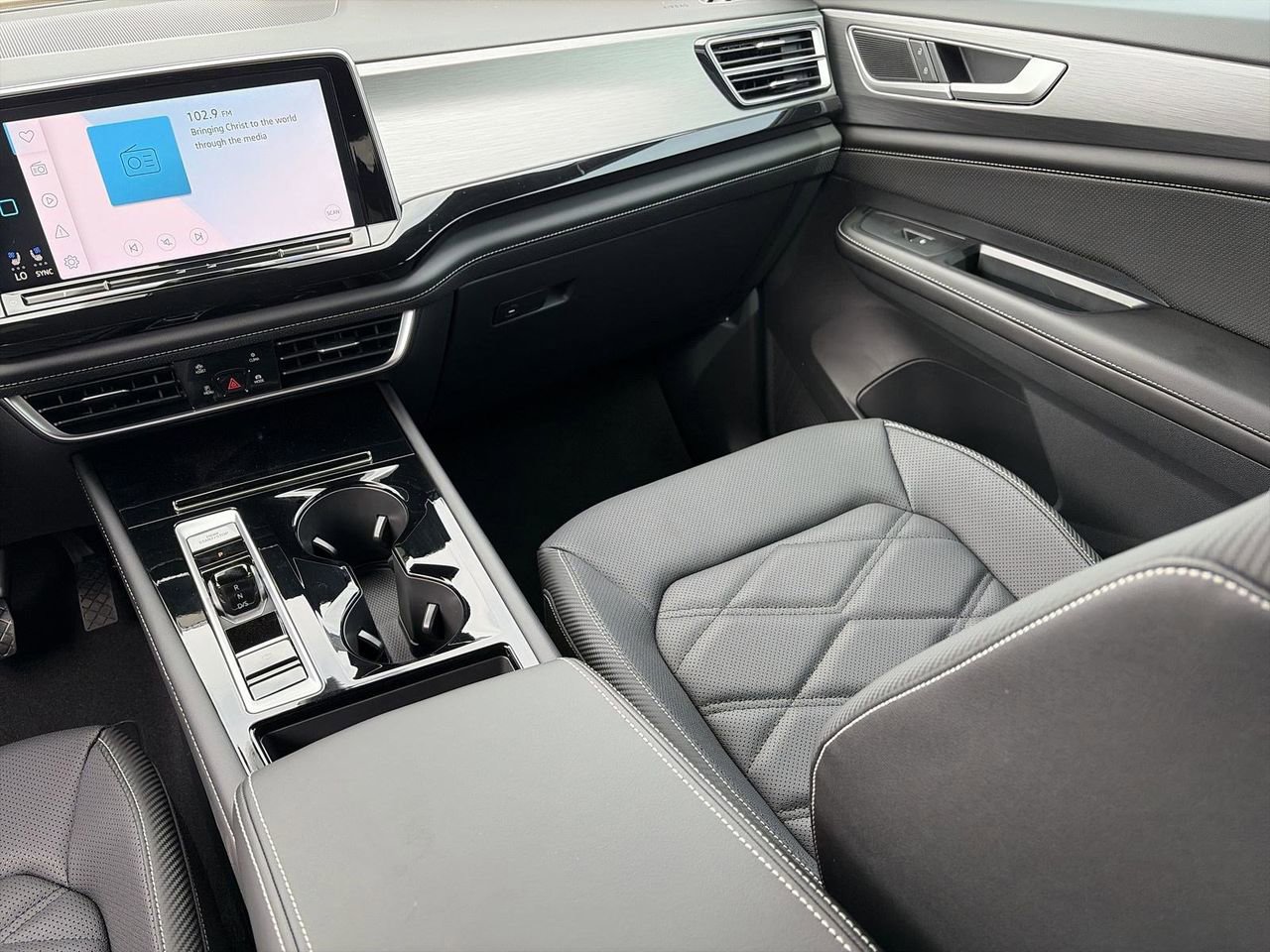 New 2026 Volkswagen Atlas Cross Sport SE image 12