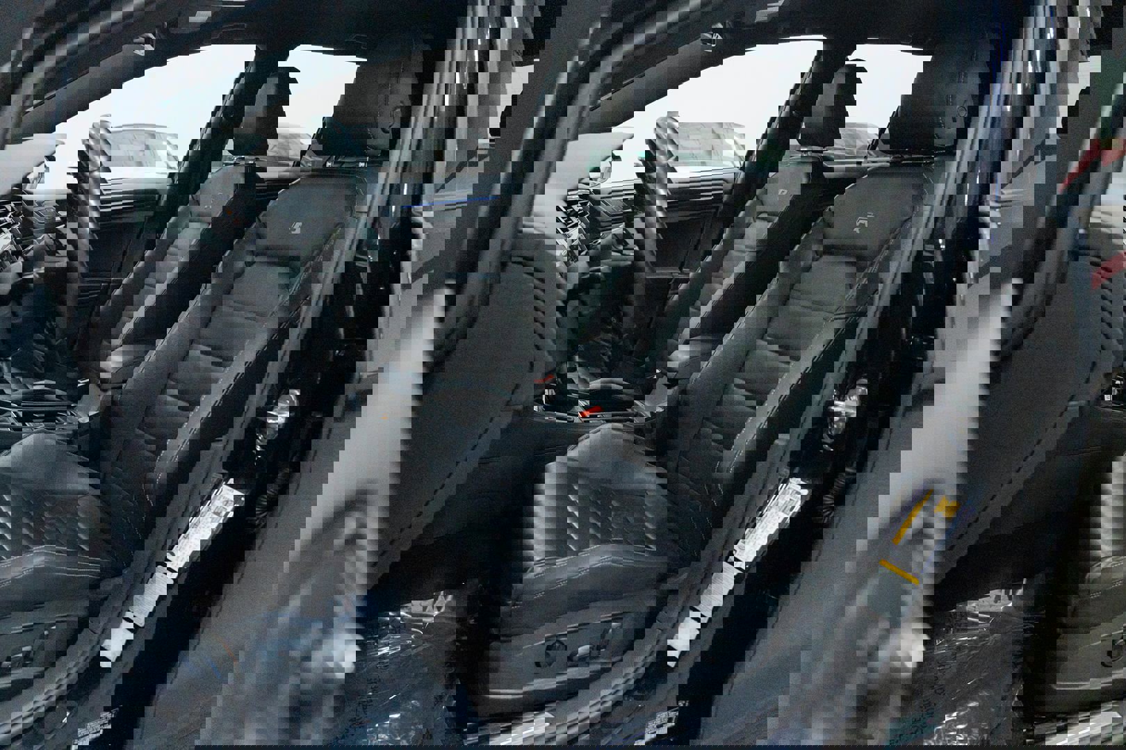 Used 2016 Volkswagen Golf 4-Door image 16