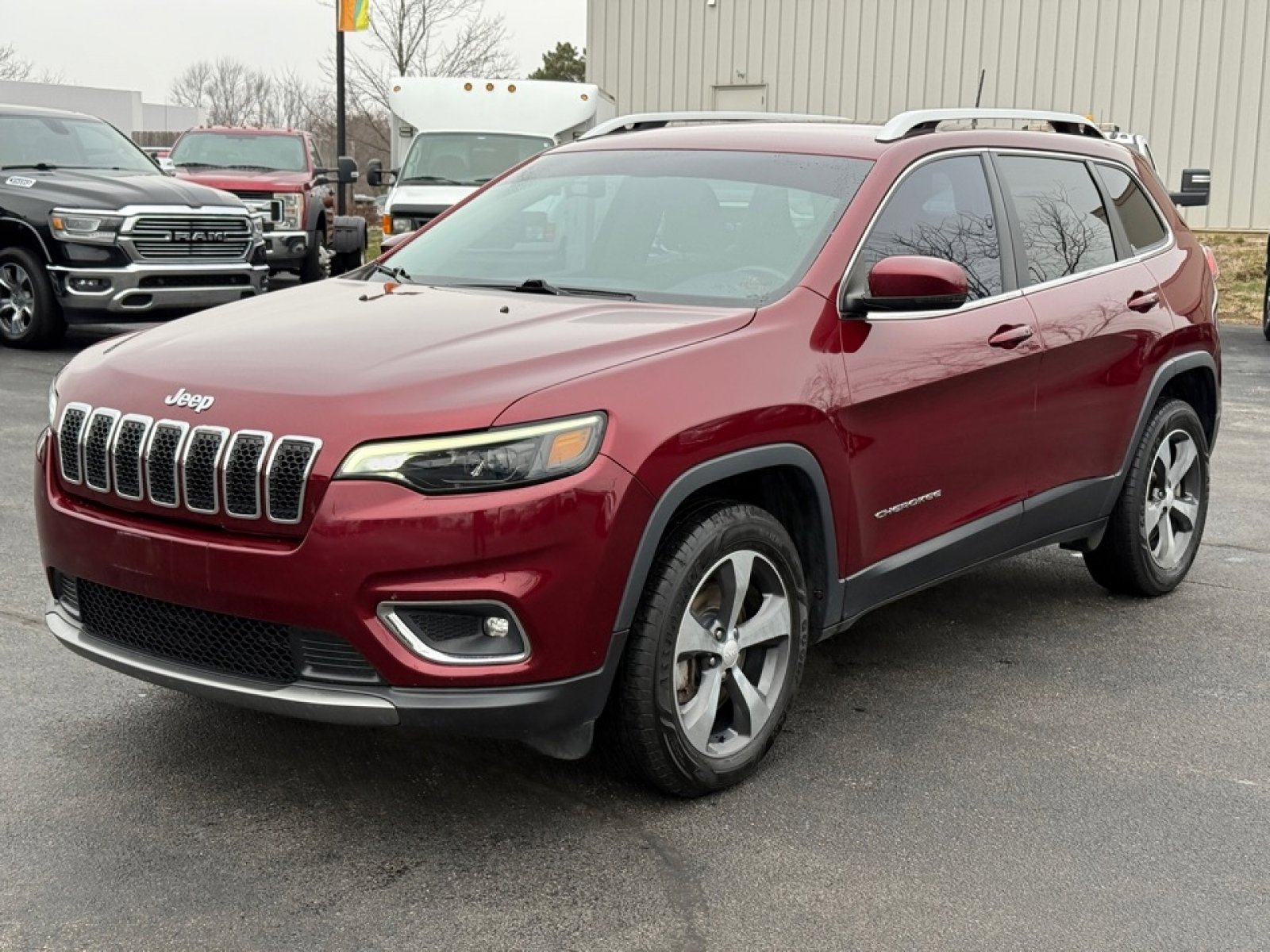 Used 2019 Jeep Cherokee Limited w/ Luxury Group image 4