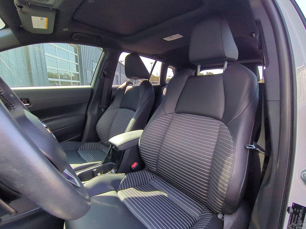 Used 2024 Toyota Corolla Cross XSE w/ Convenience Package image 26