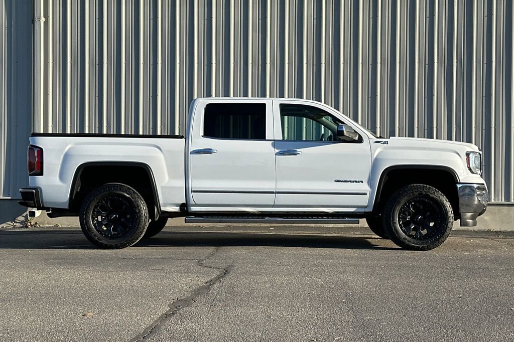 Used 2018 GMC Sierra 1500 SLT w/ SLT Premium Package image 3