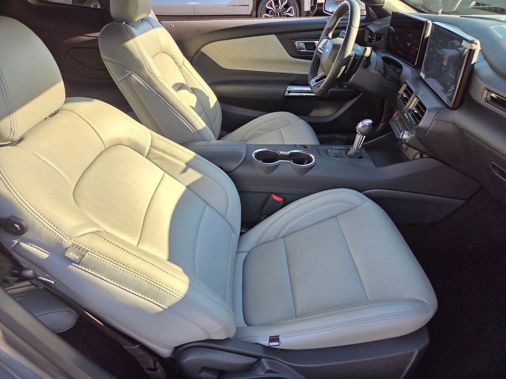 Used 2025 Ford Mustang GT RWD image 17
