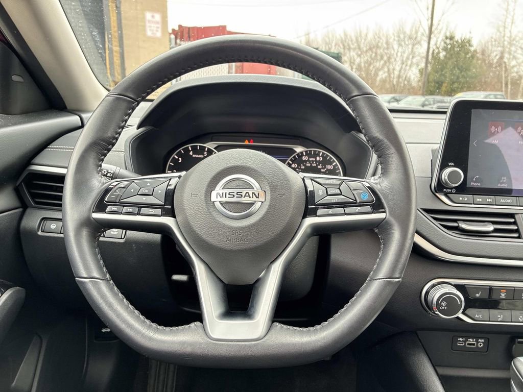 Certified 2021 Nissan Altima 2.5 SV w/ SV Premium Package image 16