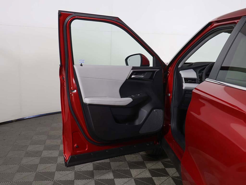 New 2025 Mitsubishi Outlander SE image 21