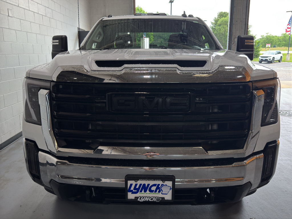 Used 2025 GMC Sierra 2500 Pro AWD/4WD image 8