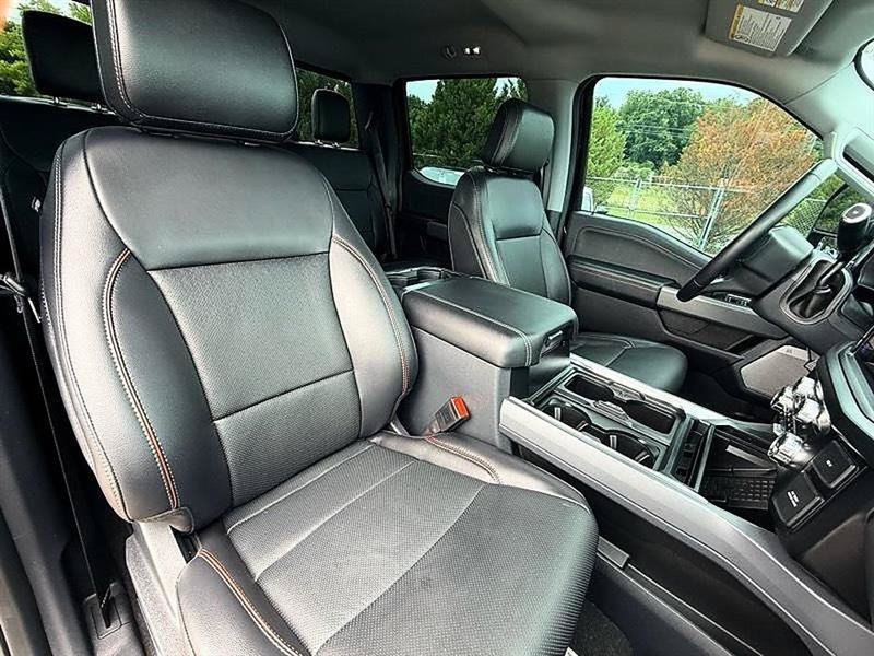 Used 2024 Ford F250 Lariat w/ Sport Appearance Package AWD/4WD image 28