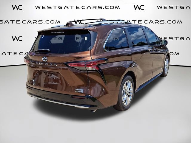 Used 2021 Toyota Sienna Limited image 8