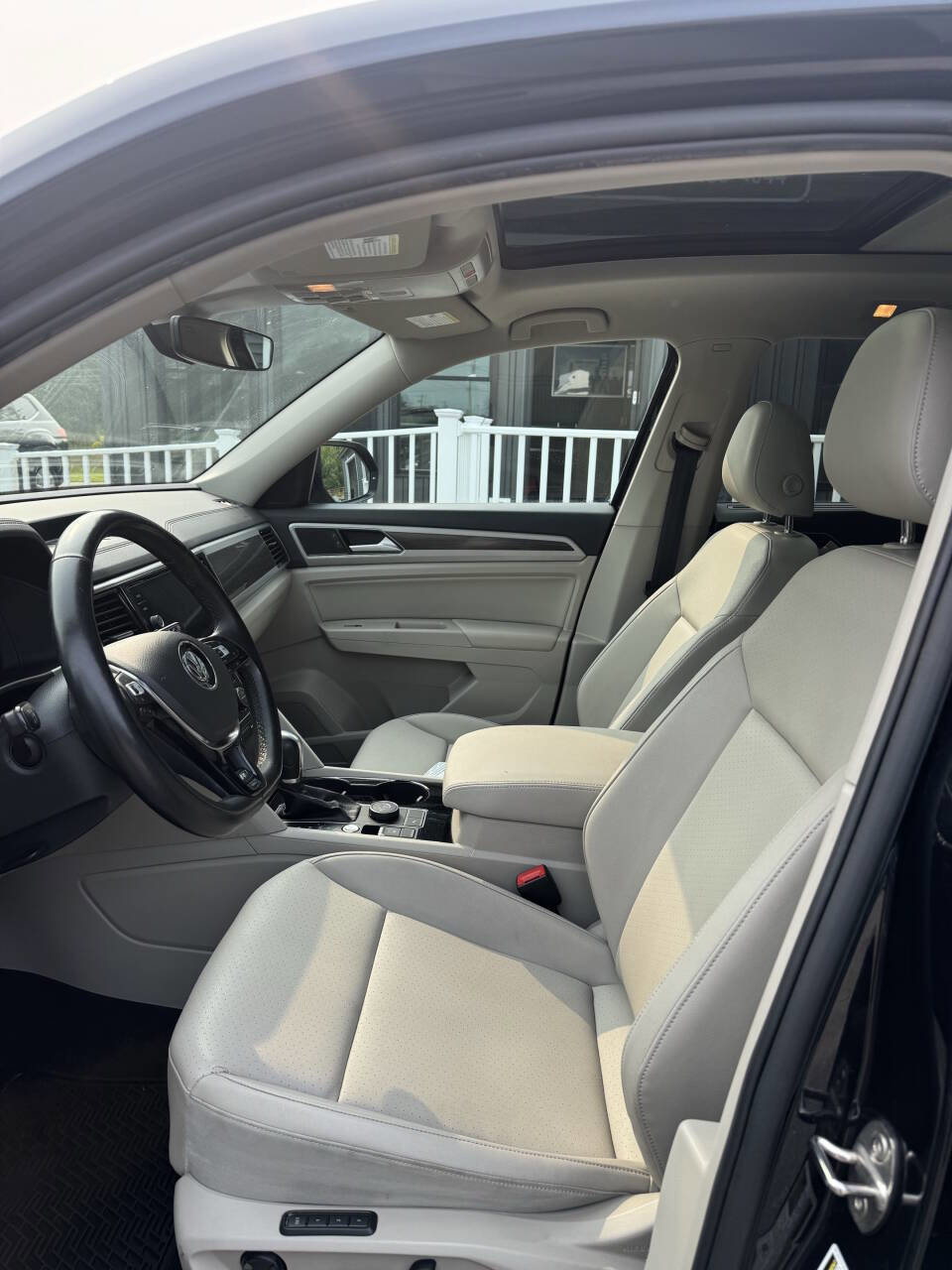 Used 2019 Volkswagen Atlas SEL R-Line image 11