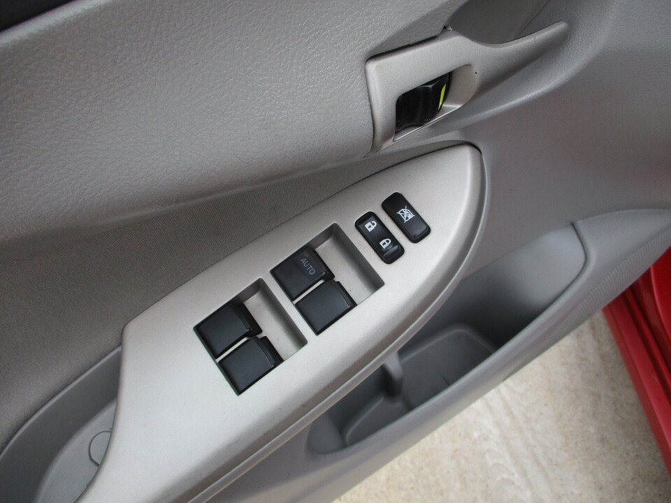 Used 2010 Toyota Corolla LE FWD image 23