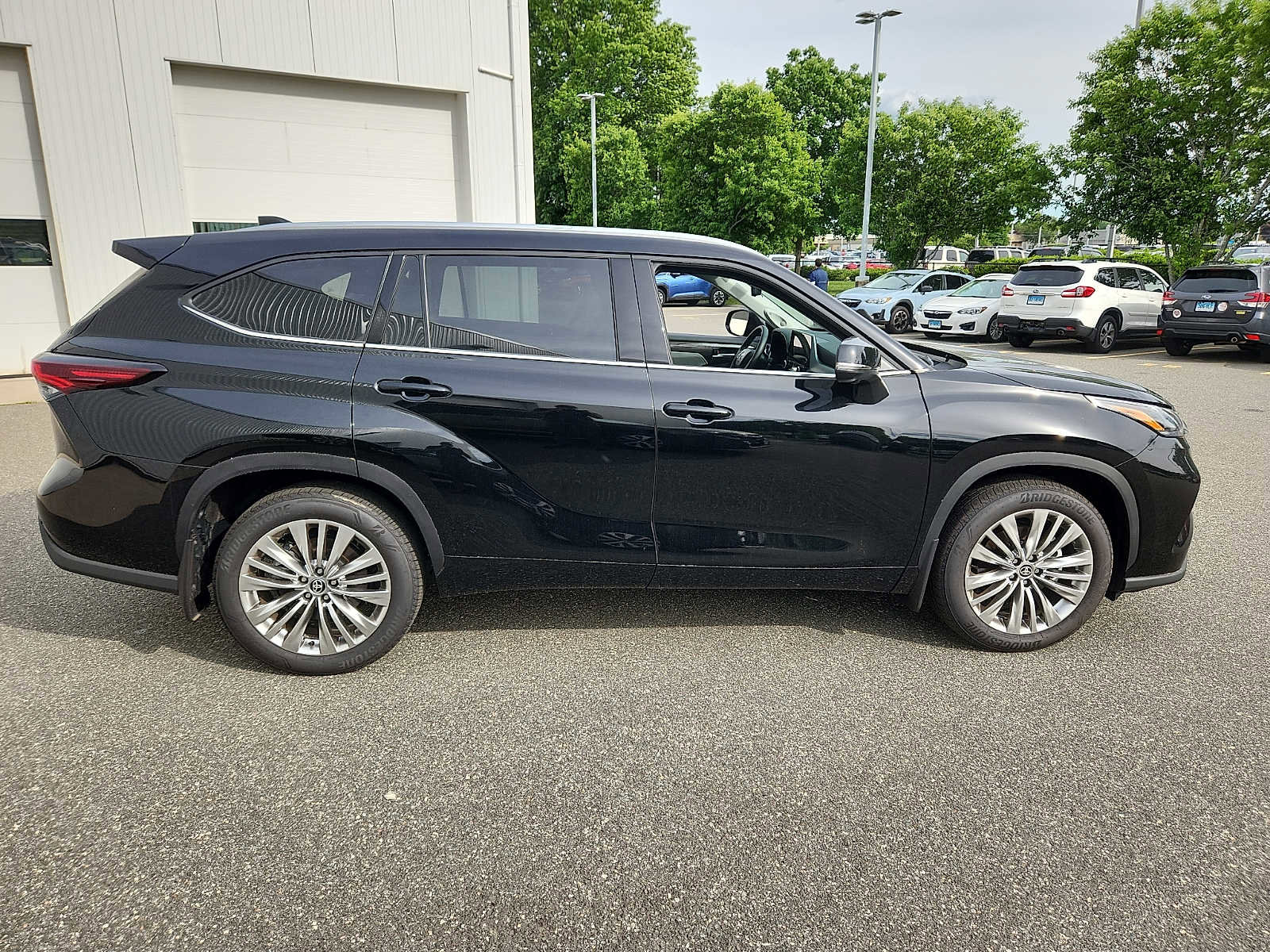 Used 2026 Toyota Highlander Platinum AWD/4WD image 7