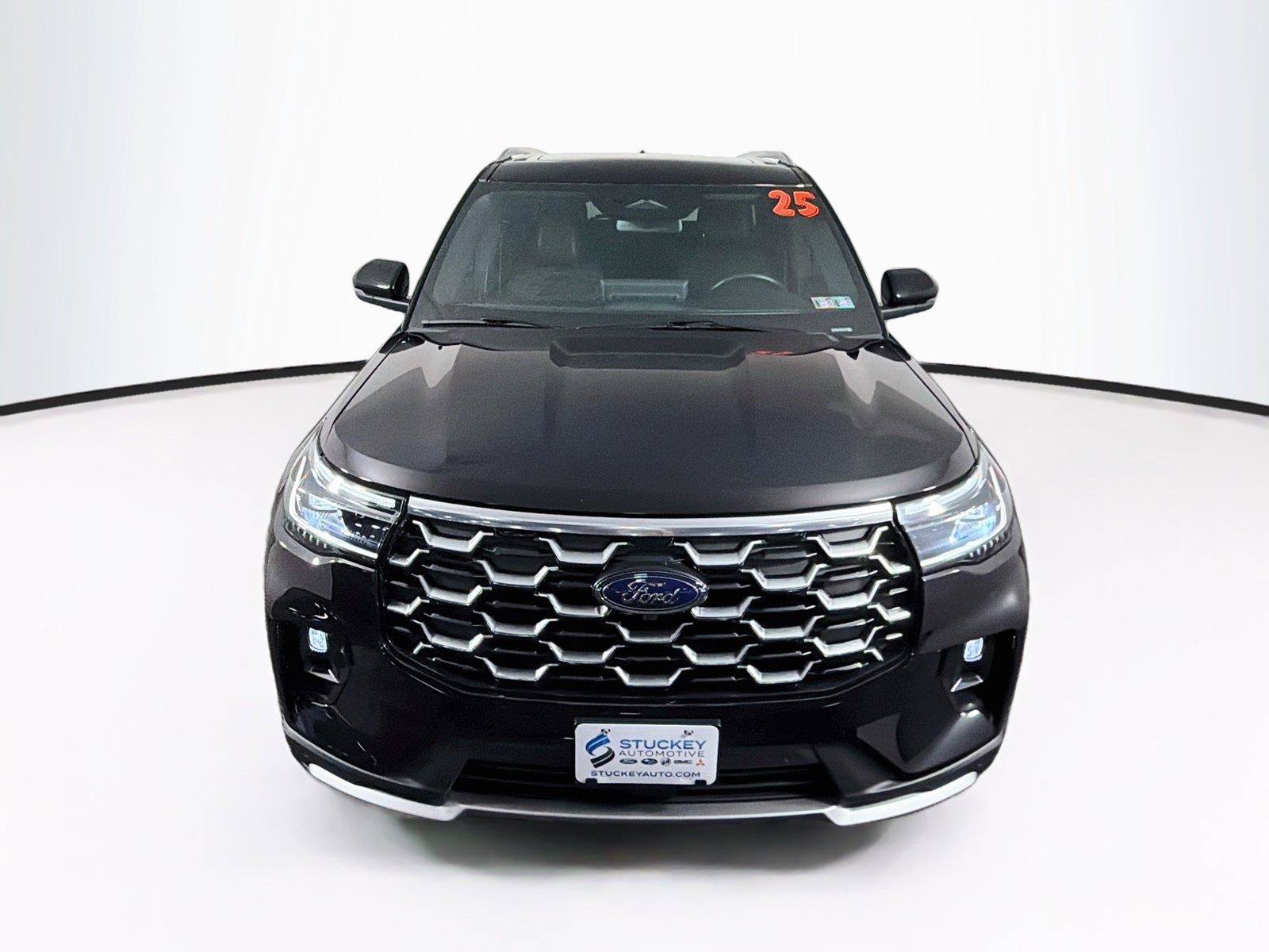 Used 2025 Ford Explorer Platinum w/ Ultimate Package AWD/4WD image 13