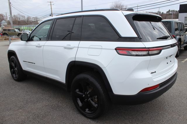 Used 2023 Jeep Grand Cherokee Altitude image 27